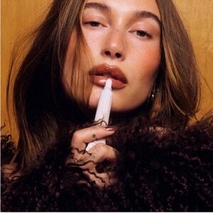 rhode skin peptide lip tint in cinnamon roll (NEW, LIMITED EDITION)